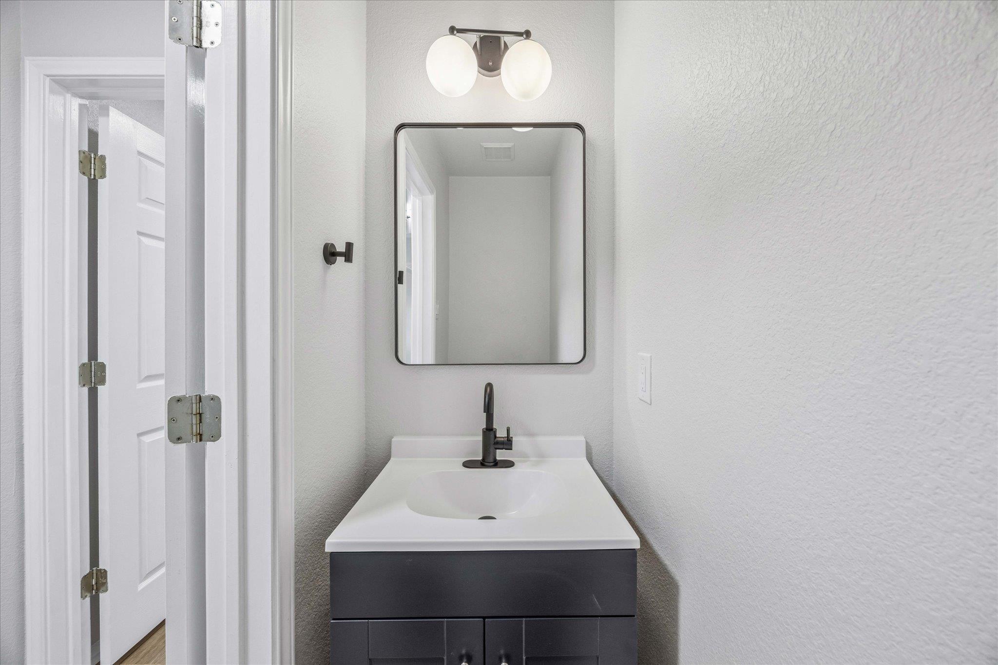 067bc8a5-855a-41a1-93f9-d94d25ab5bcf