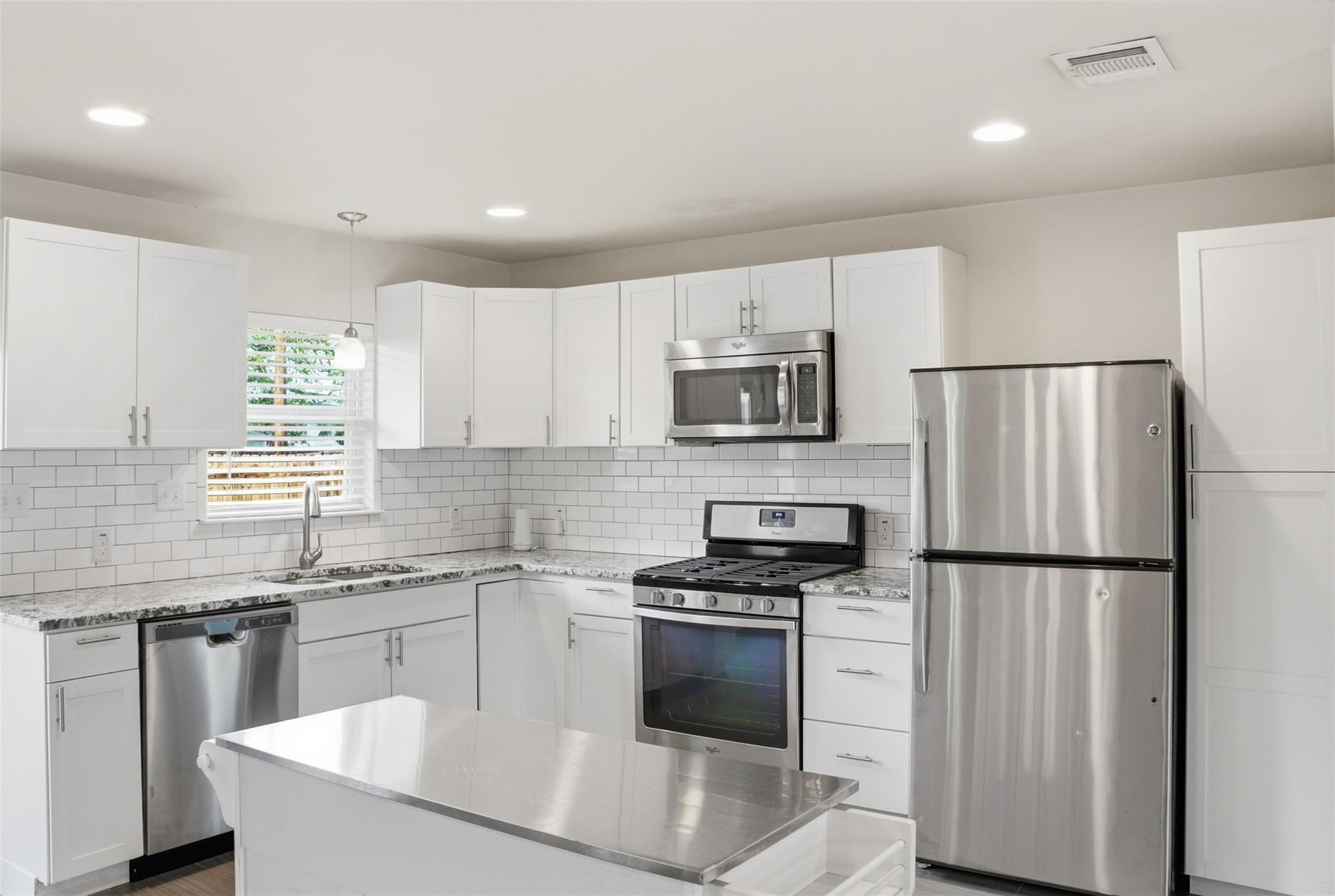 5ee530c9-12d7-4a88-a079-4e6ad917d2d6