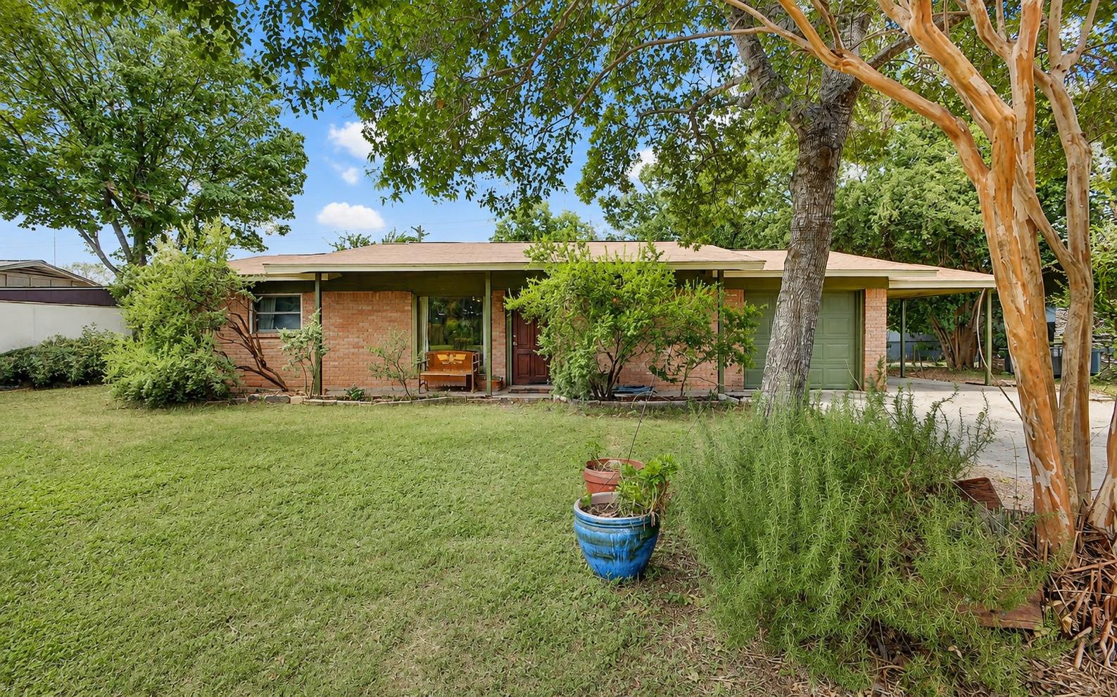 1fa11b08-ab1c-4051-97be-8a991eb27428 3209 Barton View DR