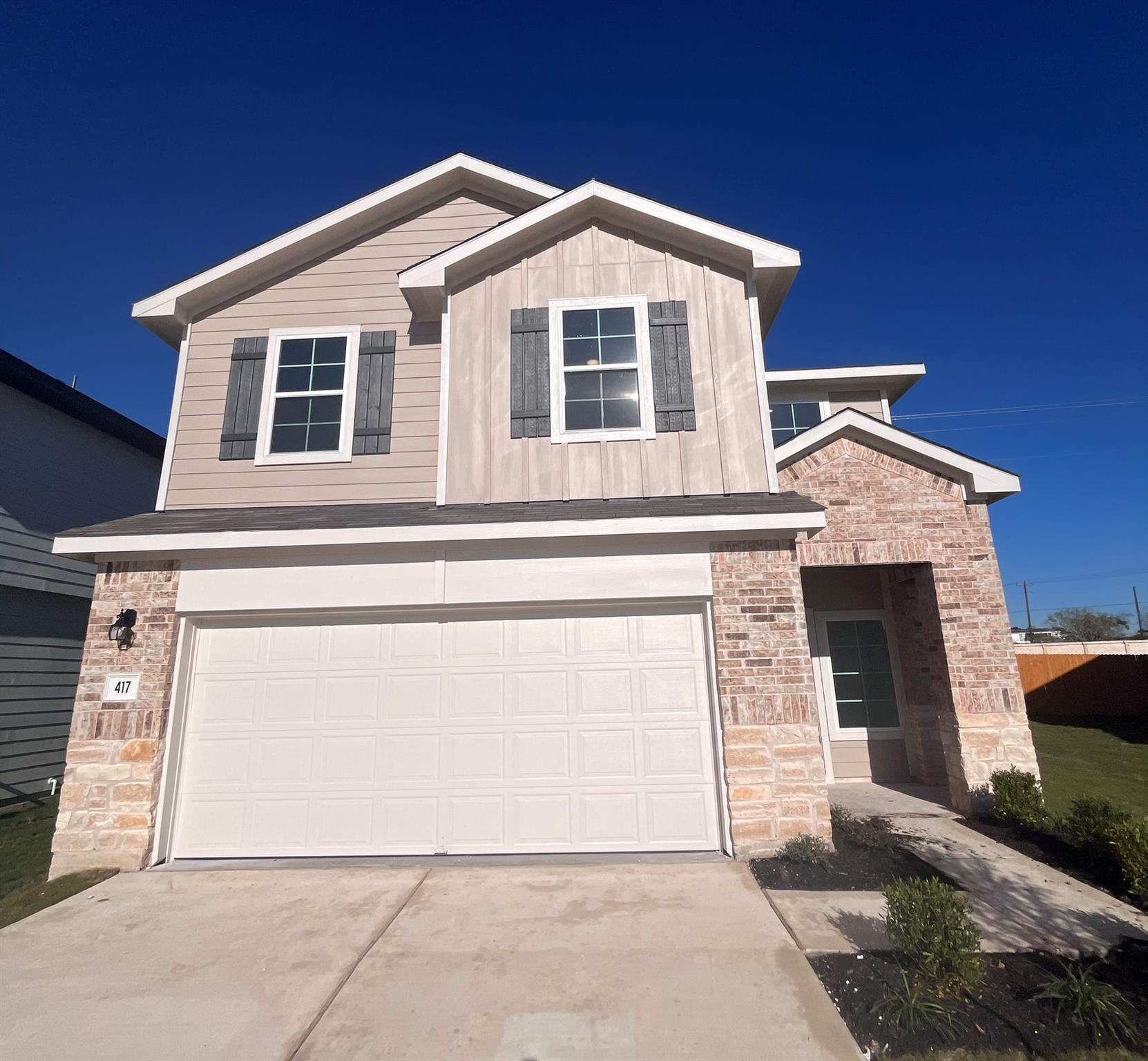 21327087-923d-438d-8c65-45de1a96006a 417 Lake Sweetwater LN