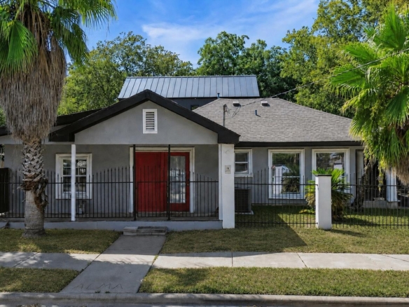 1915 Canterbury ST