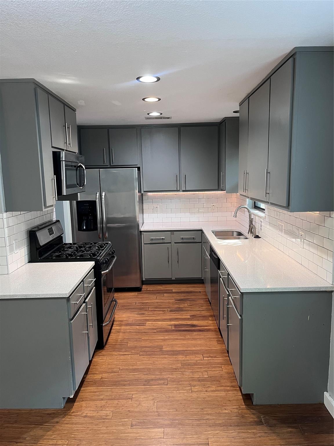 24976add-5b82-4ef0-9987-7593a5d55ffe 504 Clover CT