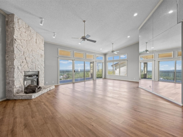 114 Paragon CT