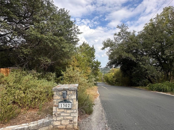 1302 Ridgecrest DR