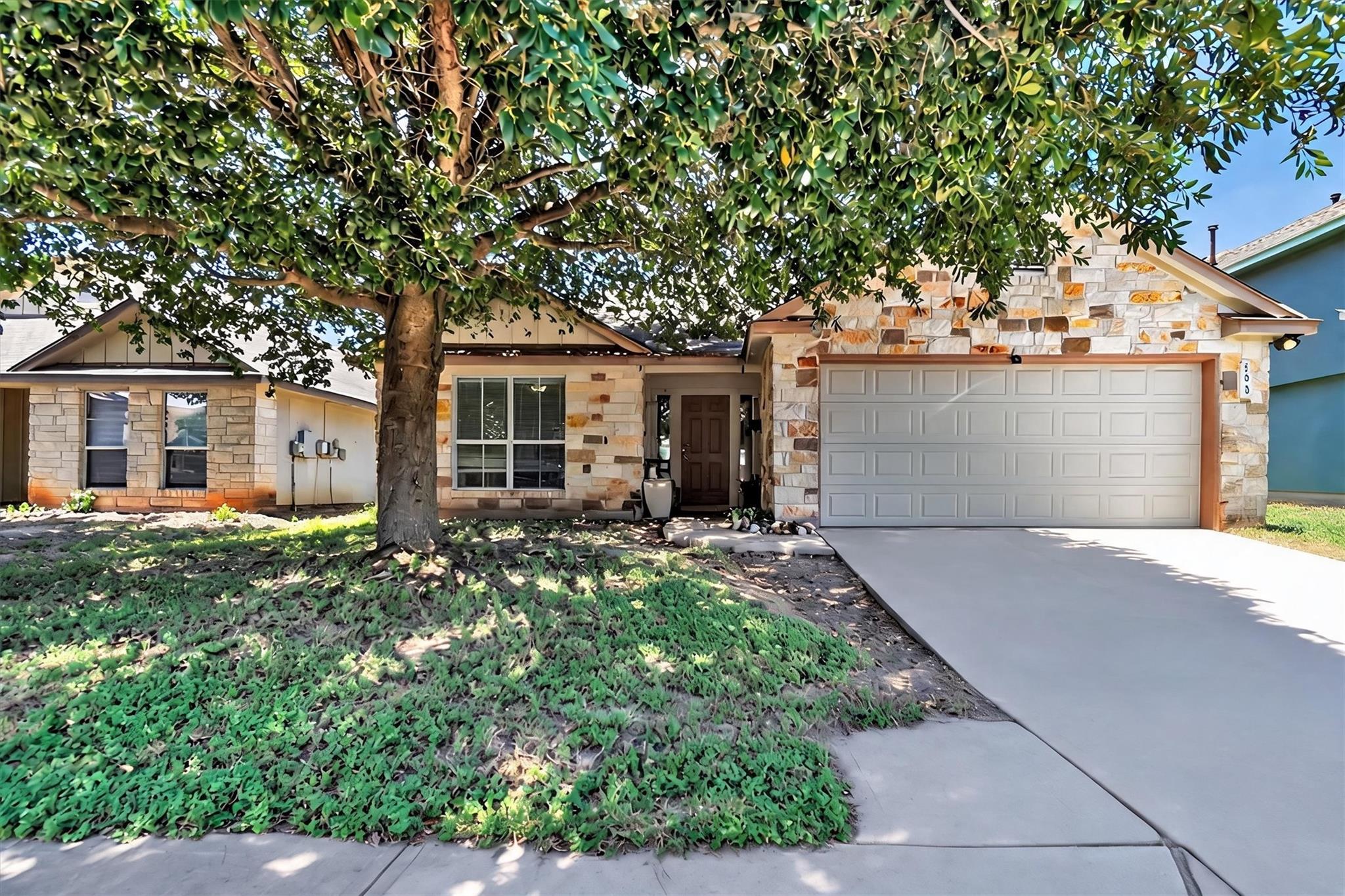 508 Red Tails DR