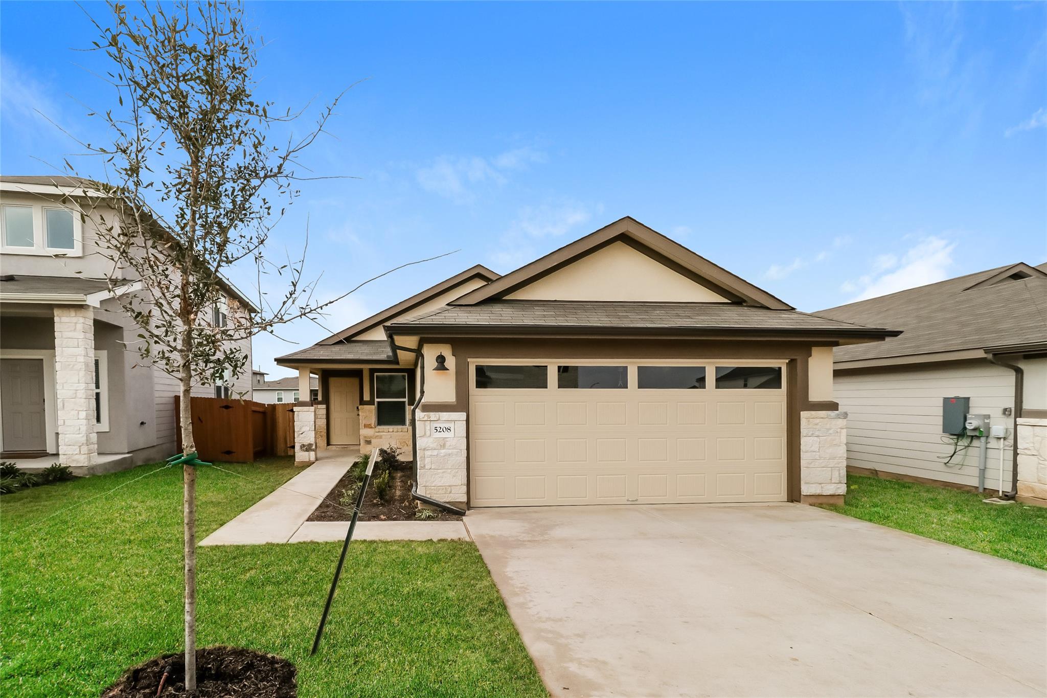 9f3292e2-f041-40e4-bef3-a26305126f21 5208 Saddle Club DR