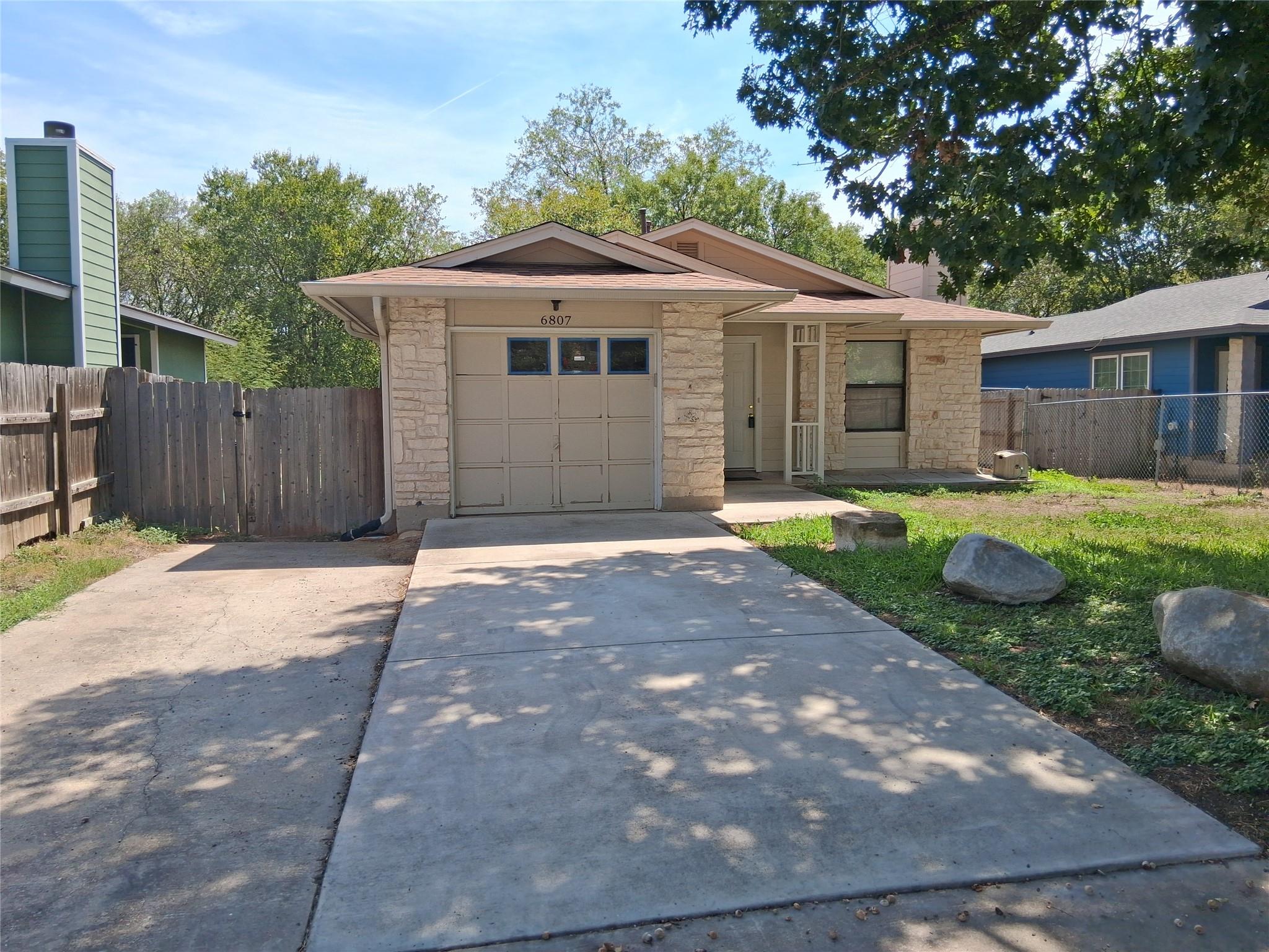 6807 Colony Loop DR