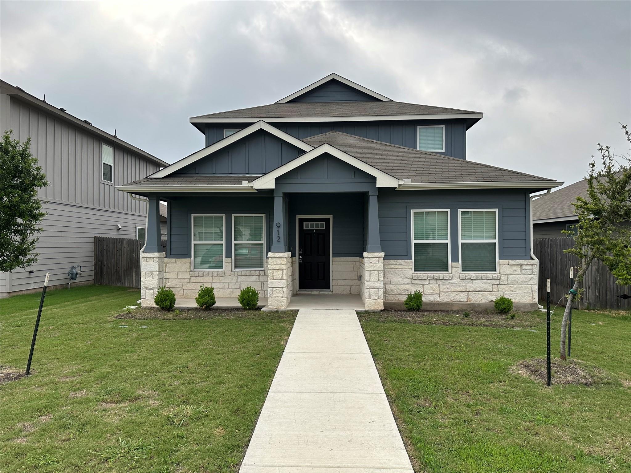 be90e5df-3ba4-479a-8f5f-a8f6df088ba6 912 Main ST
