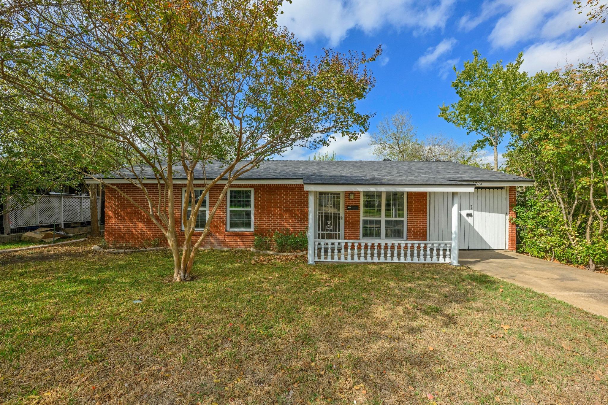 5704 Cedardale DR