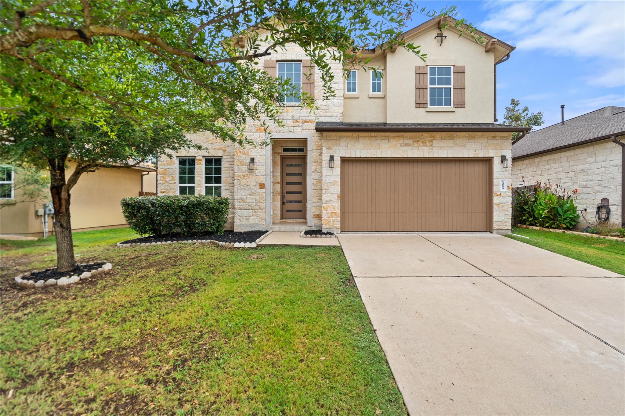 f2783cef-89ab-42cf-8b90-22fba7130621 5009 Mandevilla DR
