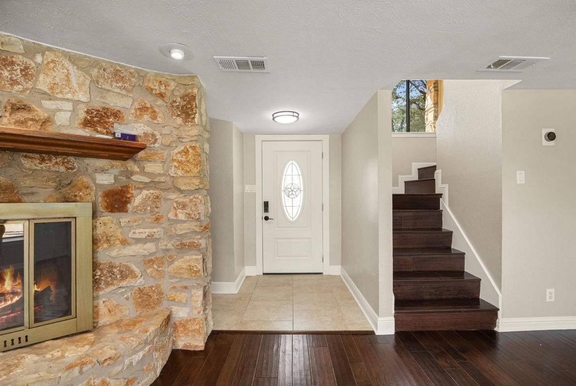 10408 Timbercrest LN