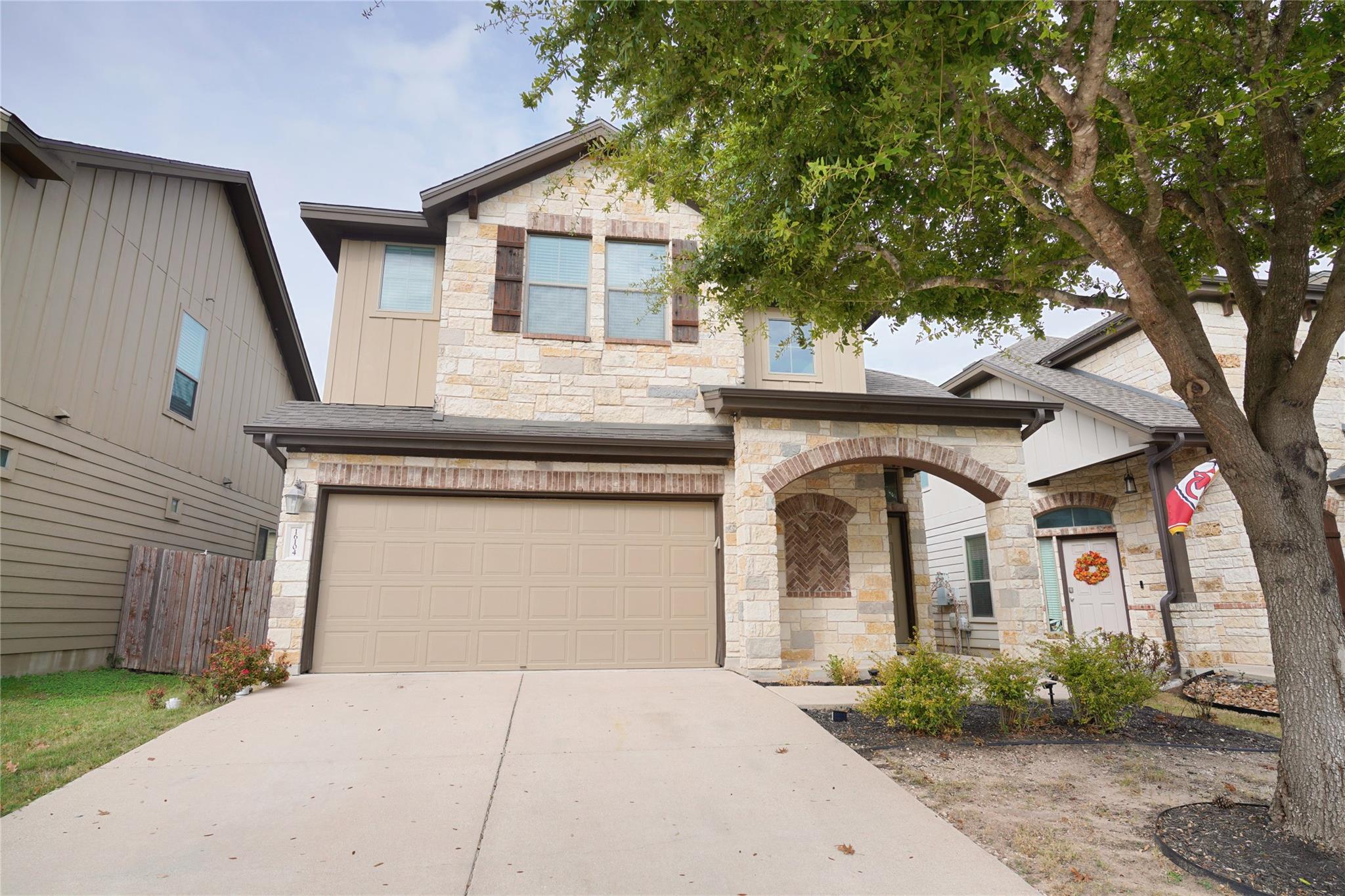 16104 Travesia WAY