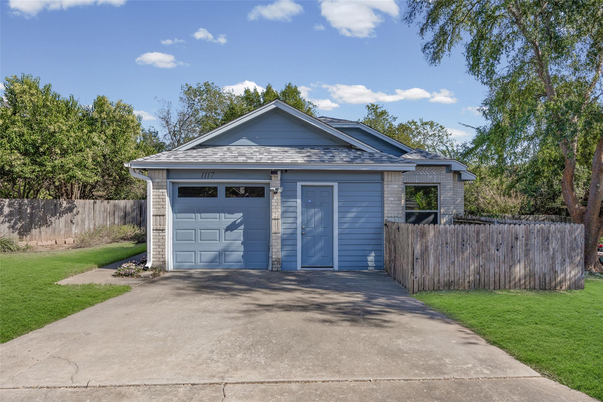 1117 Gatehouse DR
