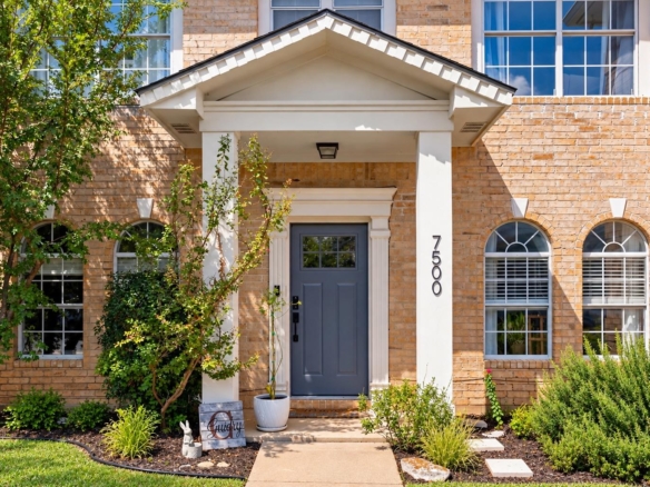 7500 Lobelia DR