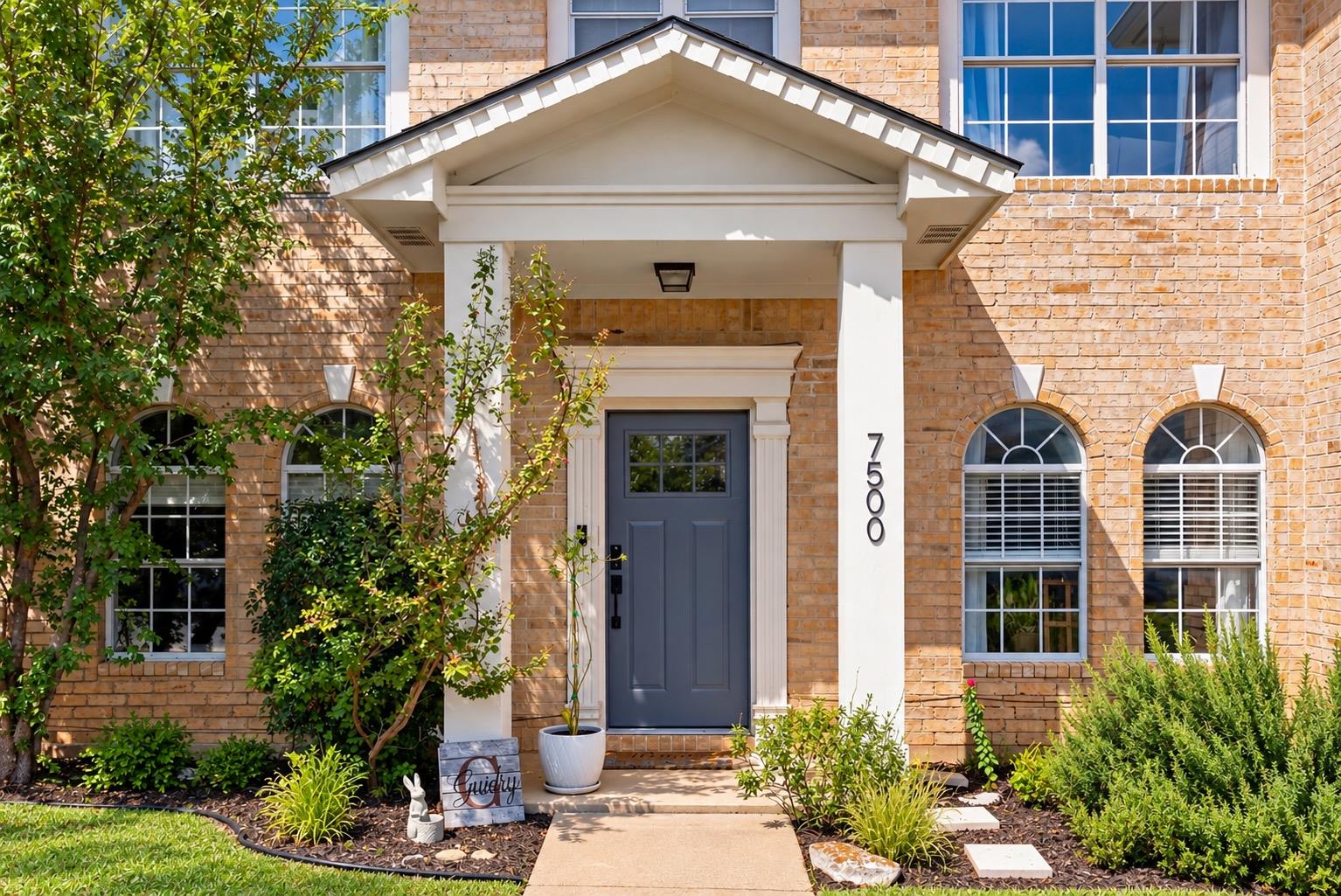 7500 Lobelia DR