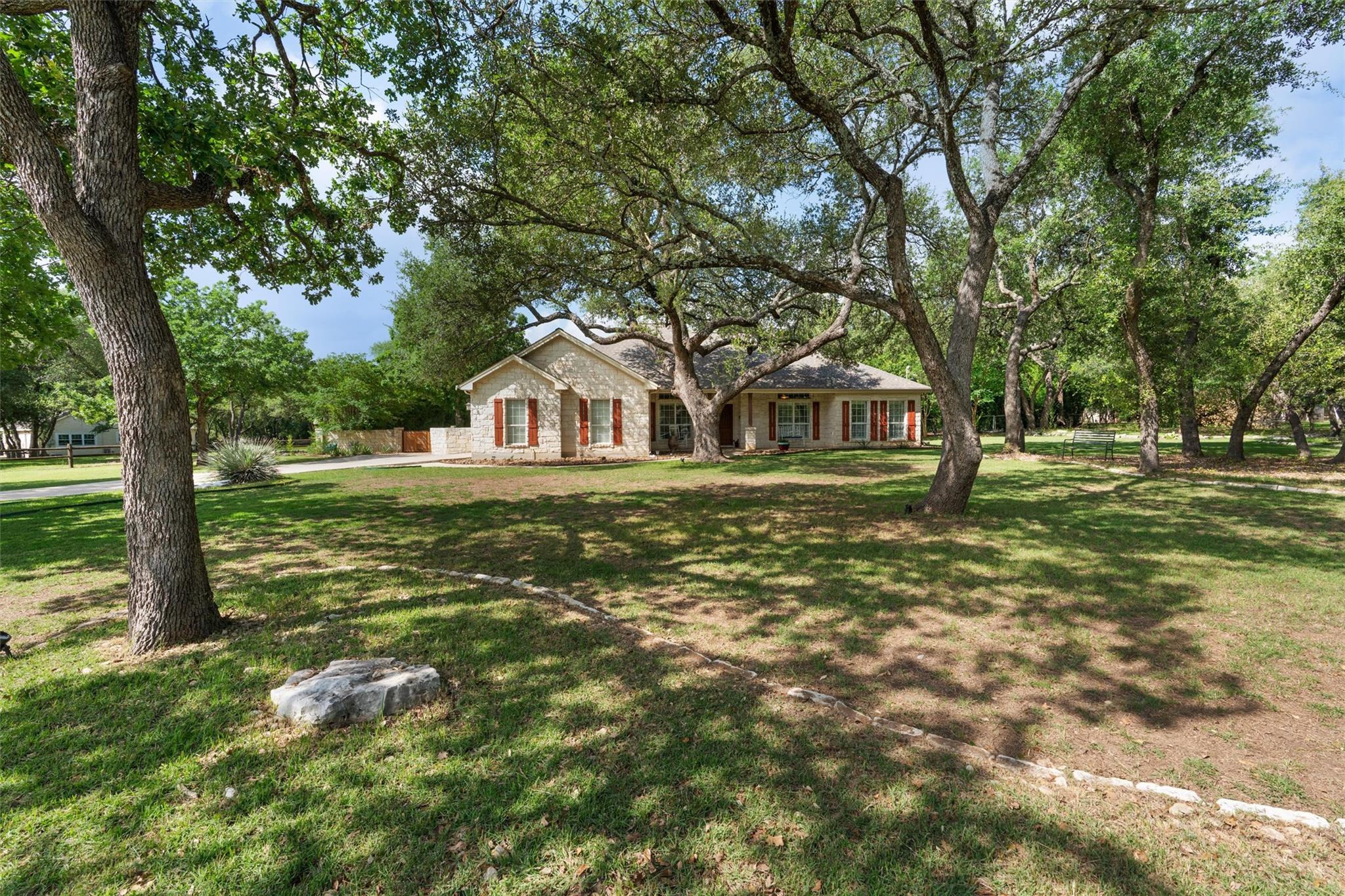 223 Ridgewood RD