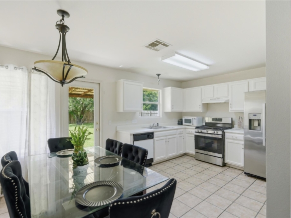 310 Raintree DR