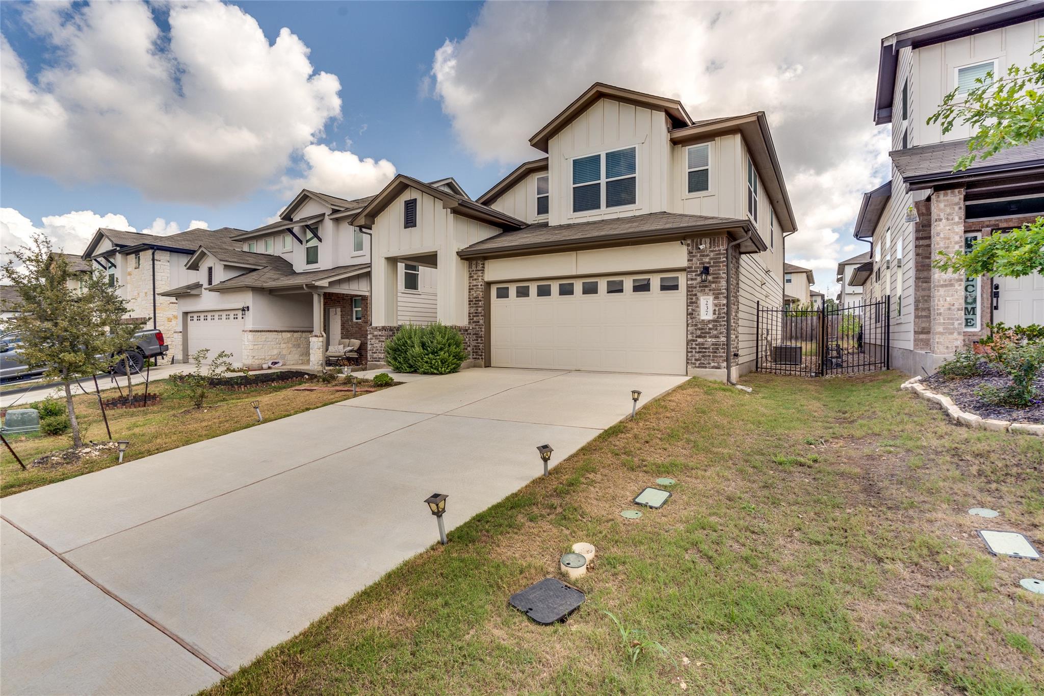 237 Hauser DR