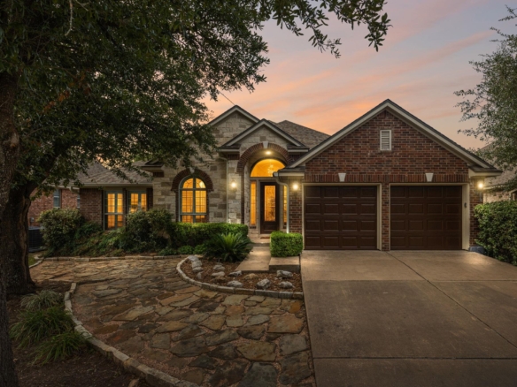 16305 Almaden DR