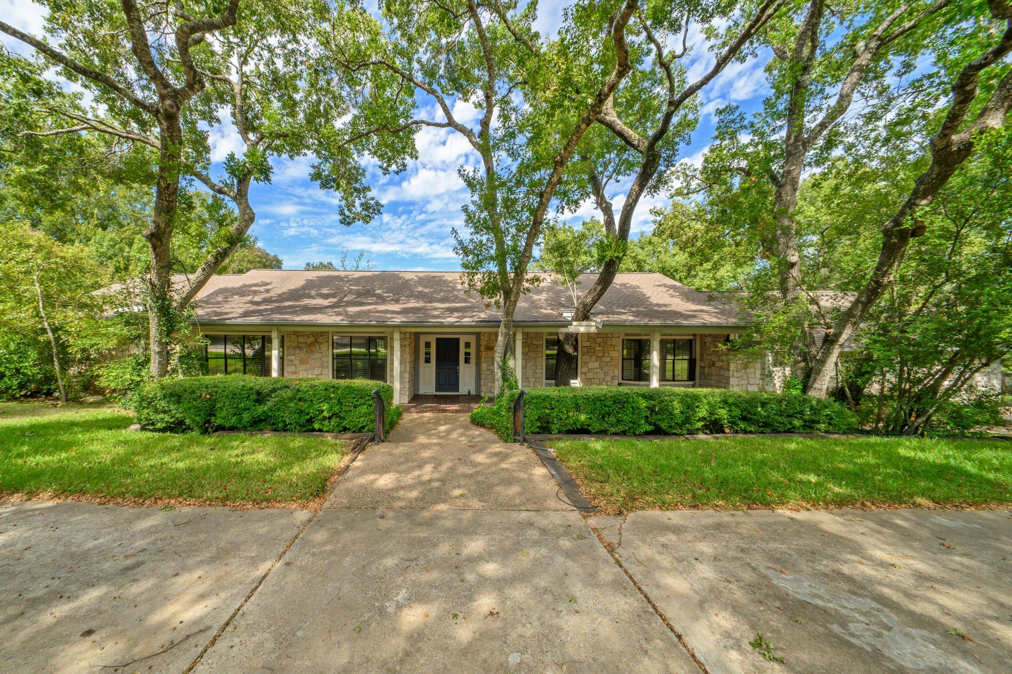 1d4bd821-ff90-4d8f-8258-d51f259eb039 2 Boardman LN