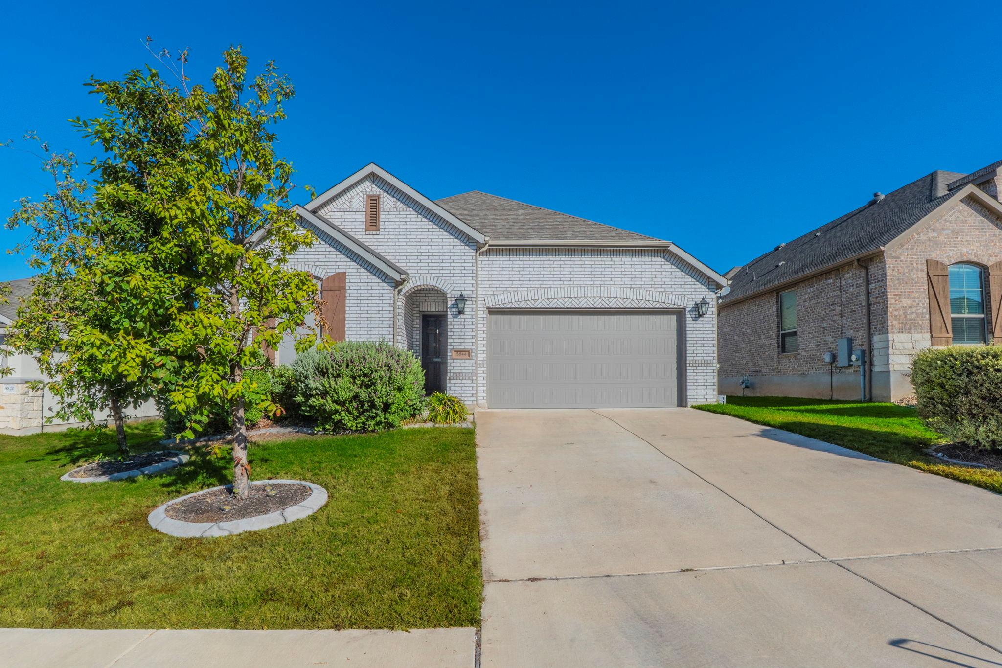 5844 Bianca DR