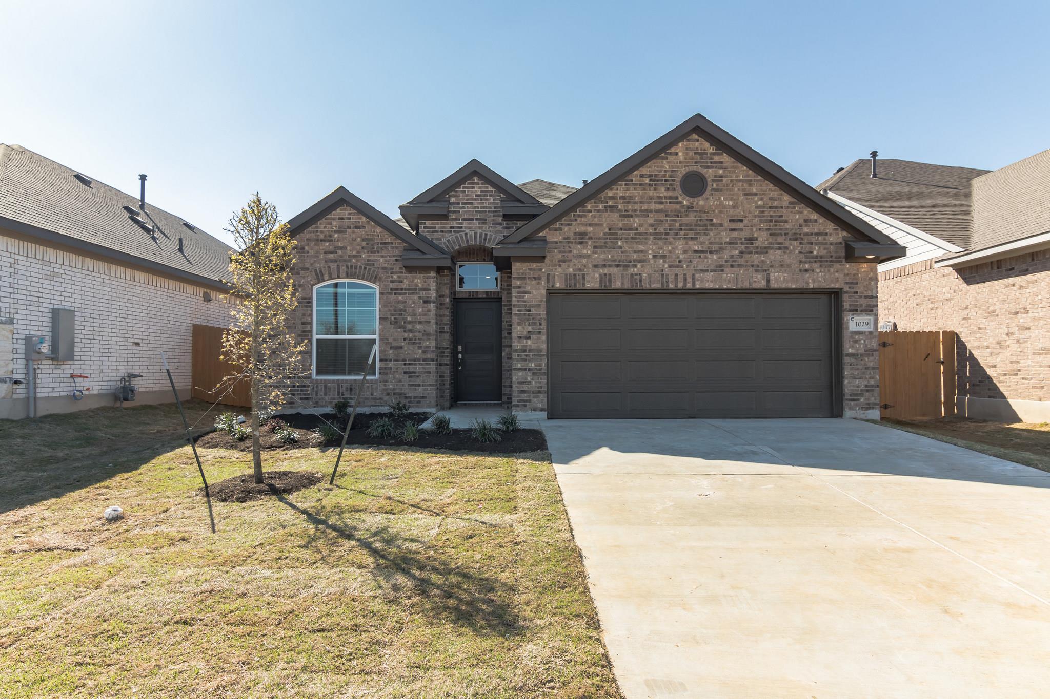 1029 Paddock LN
