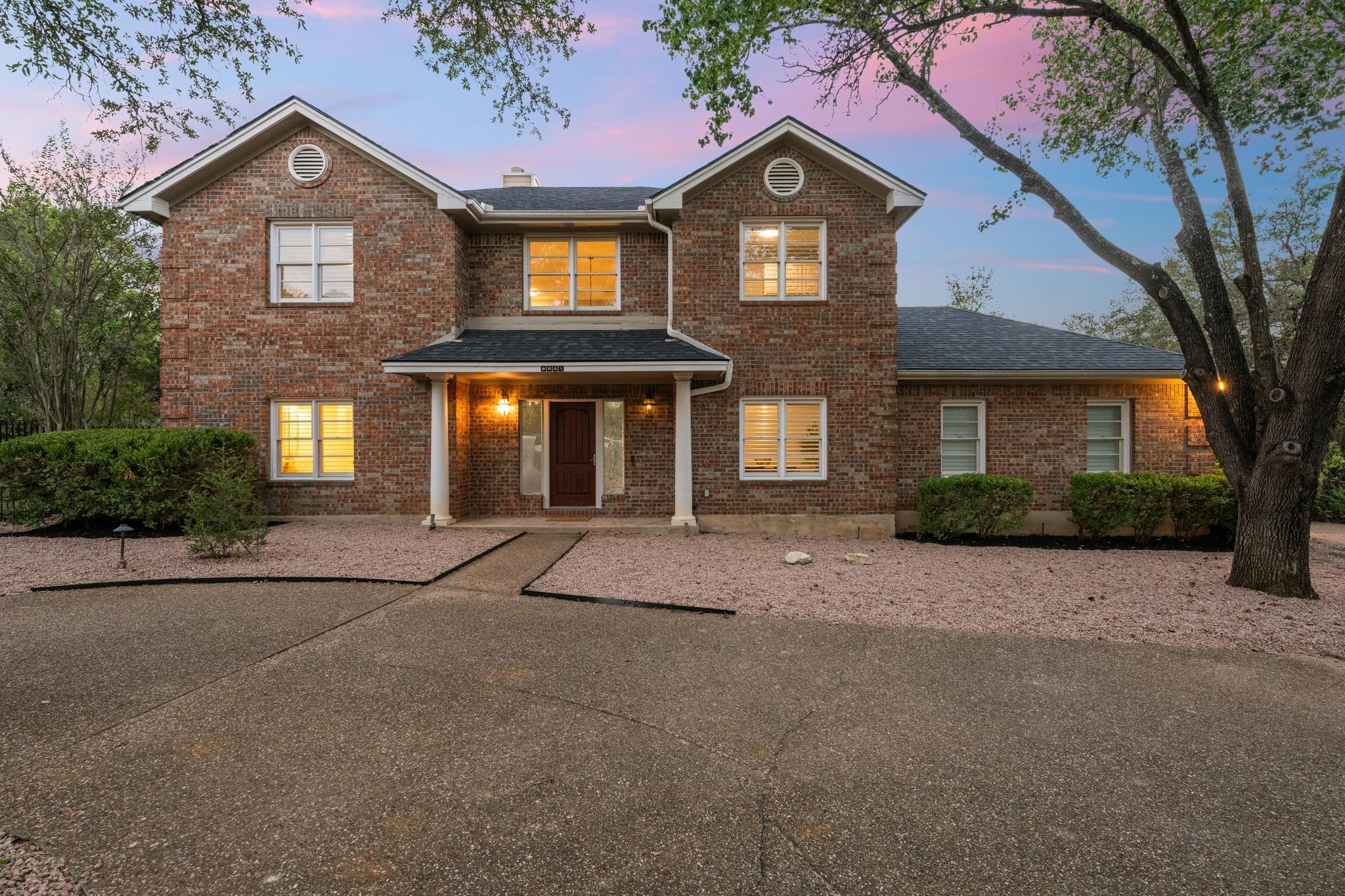9001 Glenlake DR
