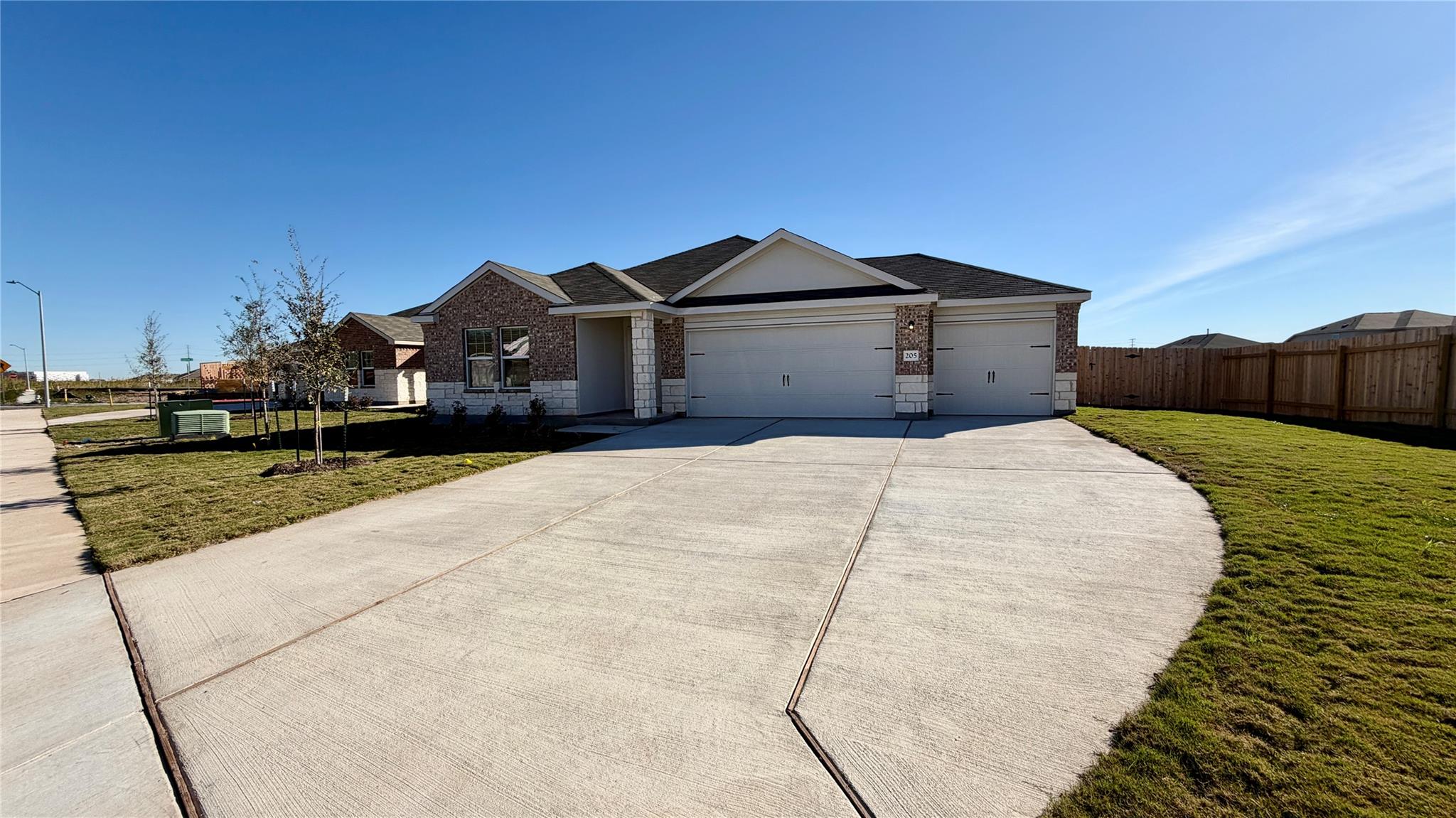 205 Corniche CIR