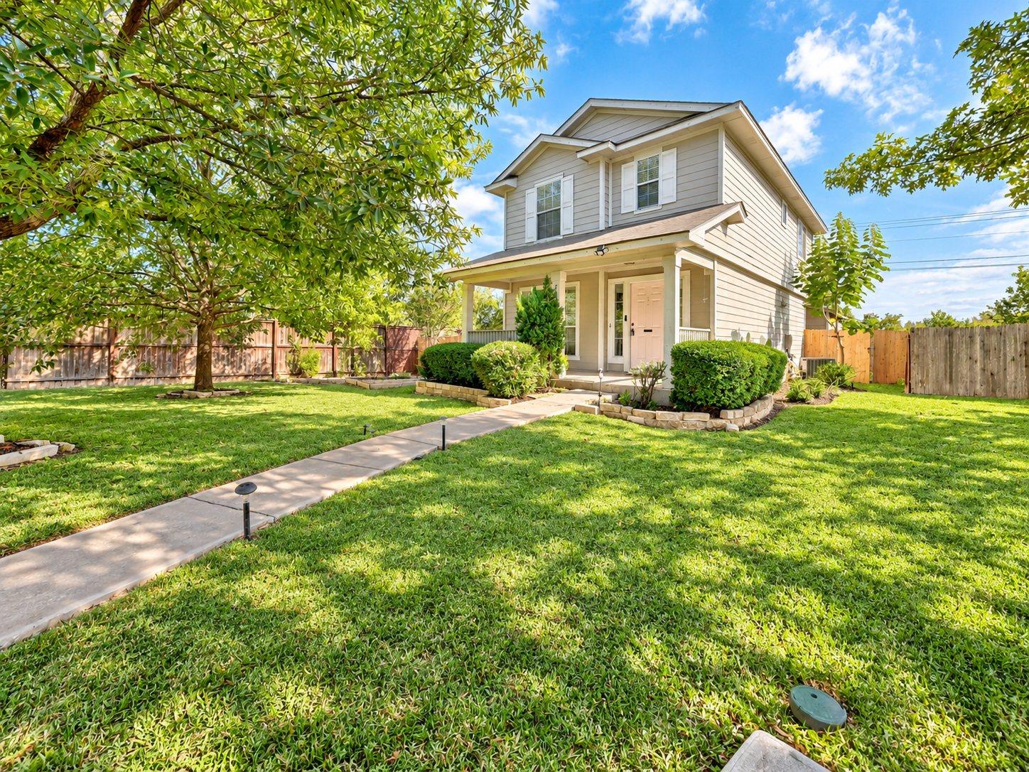 2415 Melissa Oaks LN