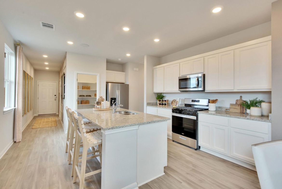 10607 Midnight Sun DR