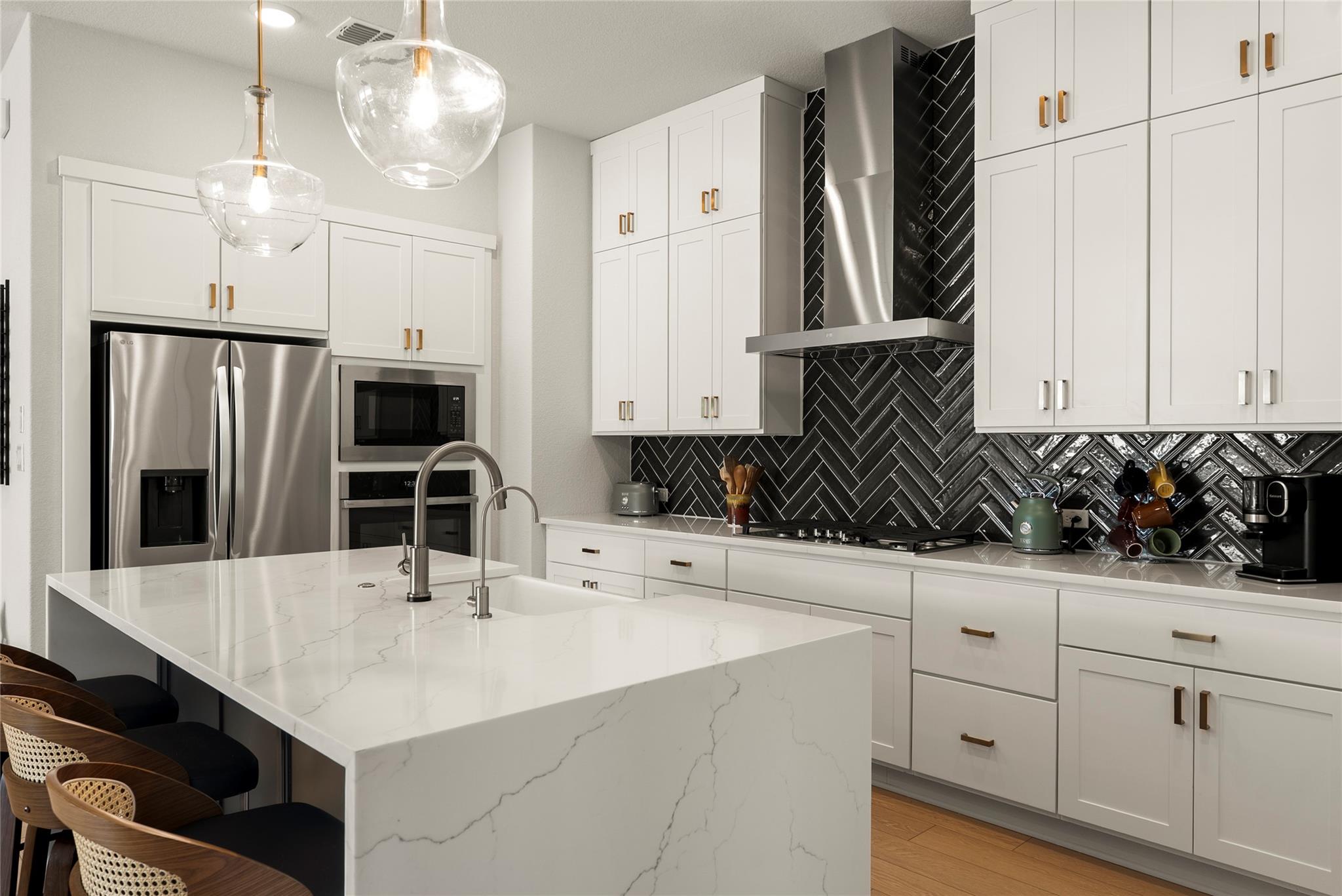 3c7172ed-5d8a-4e29-9343-84ad36aac4d4 421 Comfort Maple LN