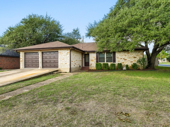 201 Woodstone DR