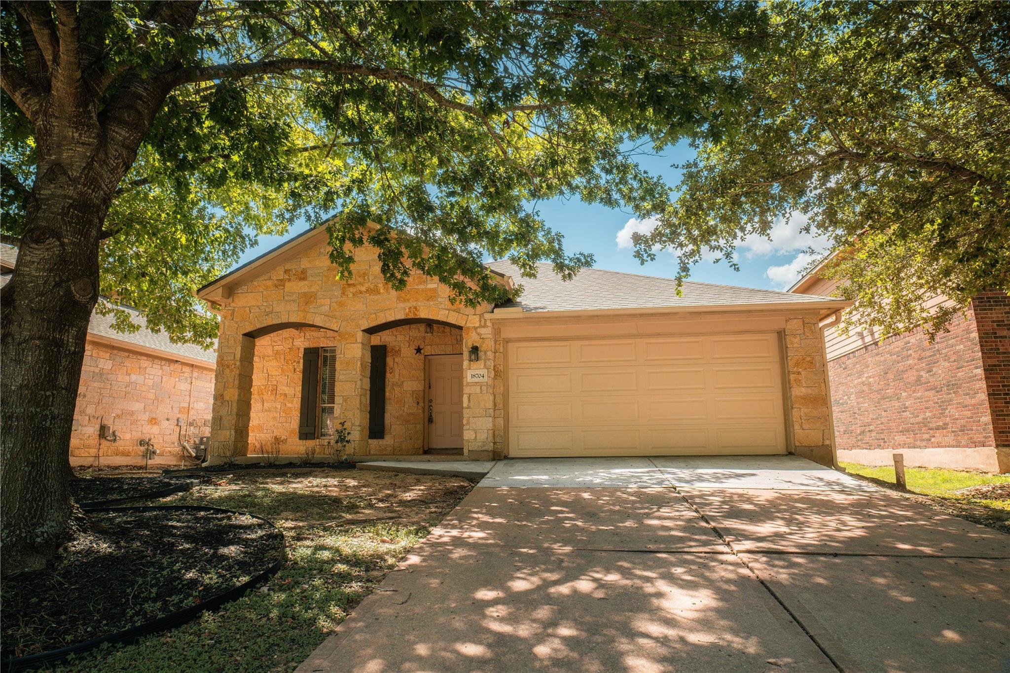3dcaec34-3103-4e76-9eb2-cdb497376262 18704 Dry Pond DR
