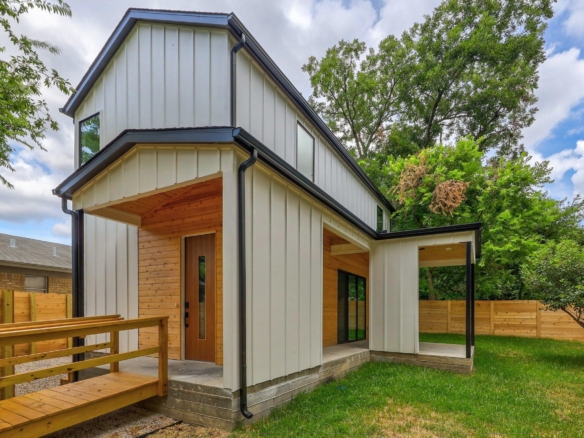 2104 Columbia CV # B