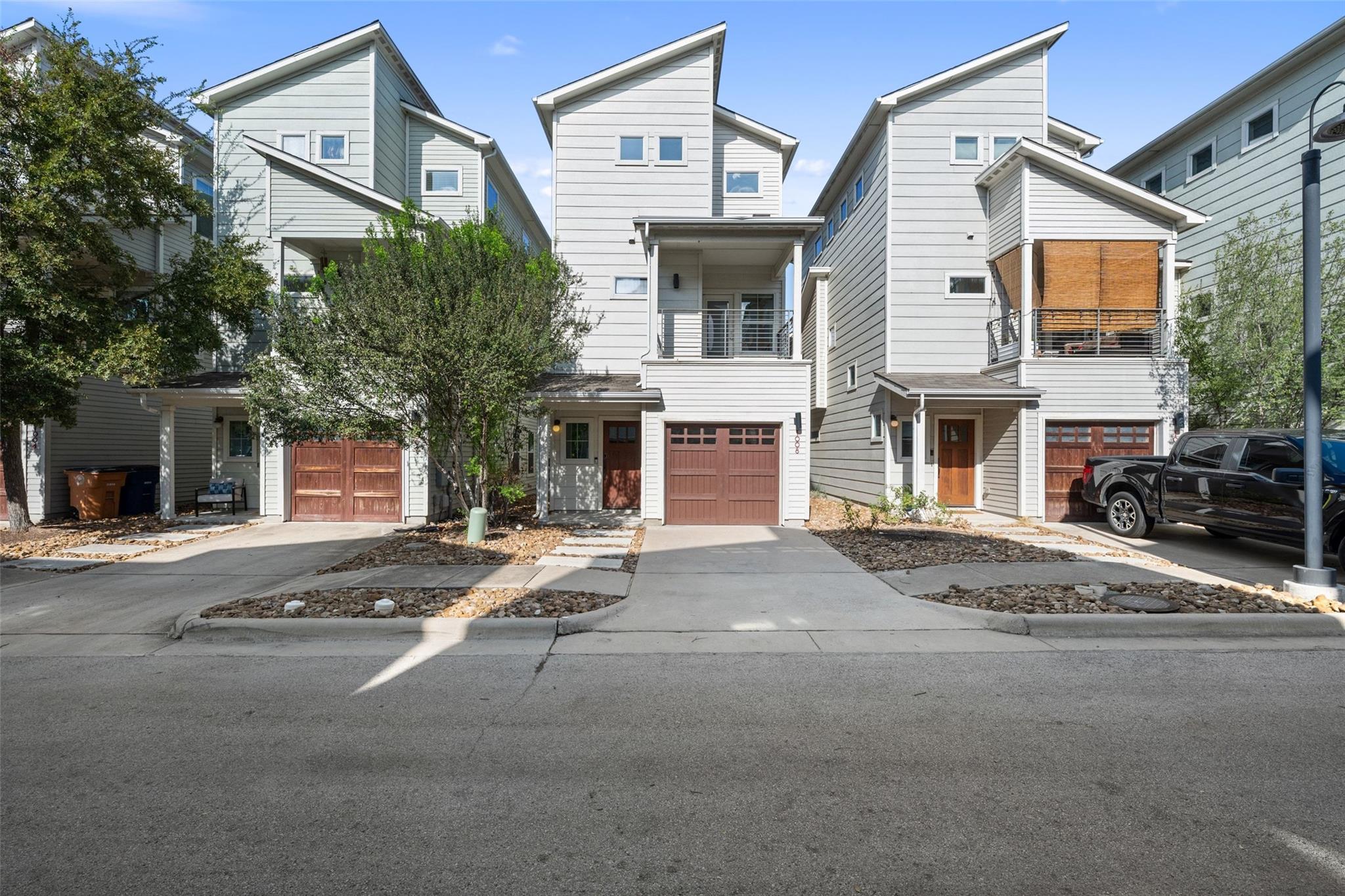 1008 Muse LN