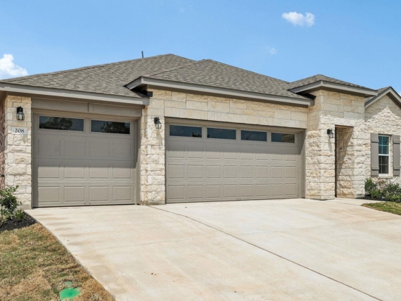 208 Rivers Edge DR