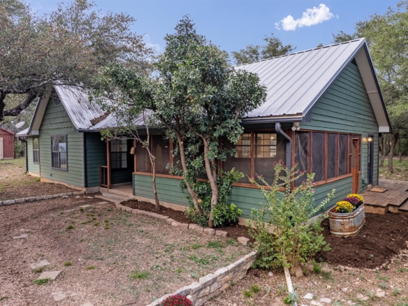 204 Lakeshore DR