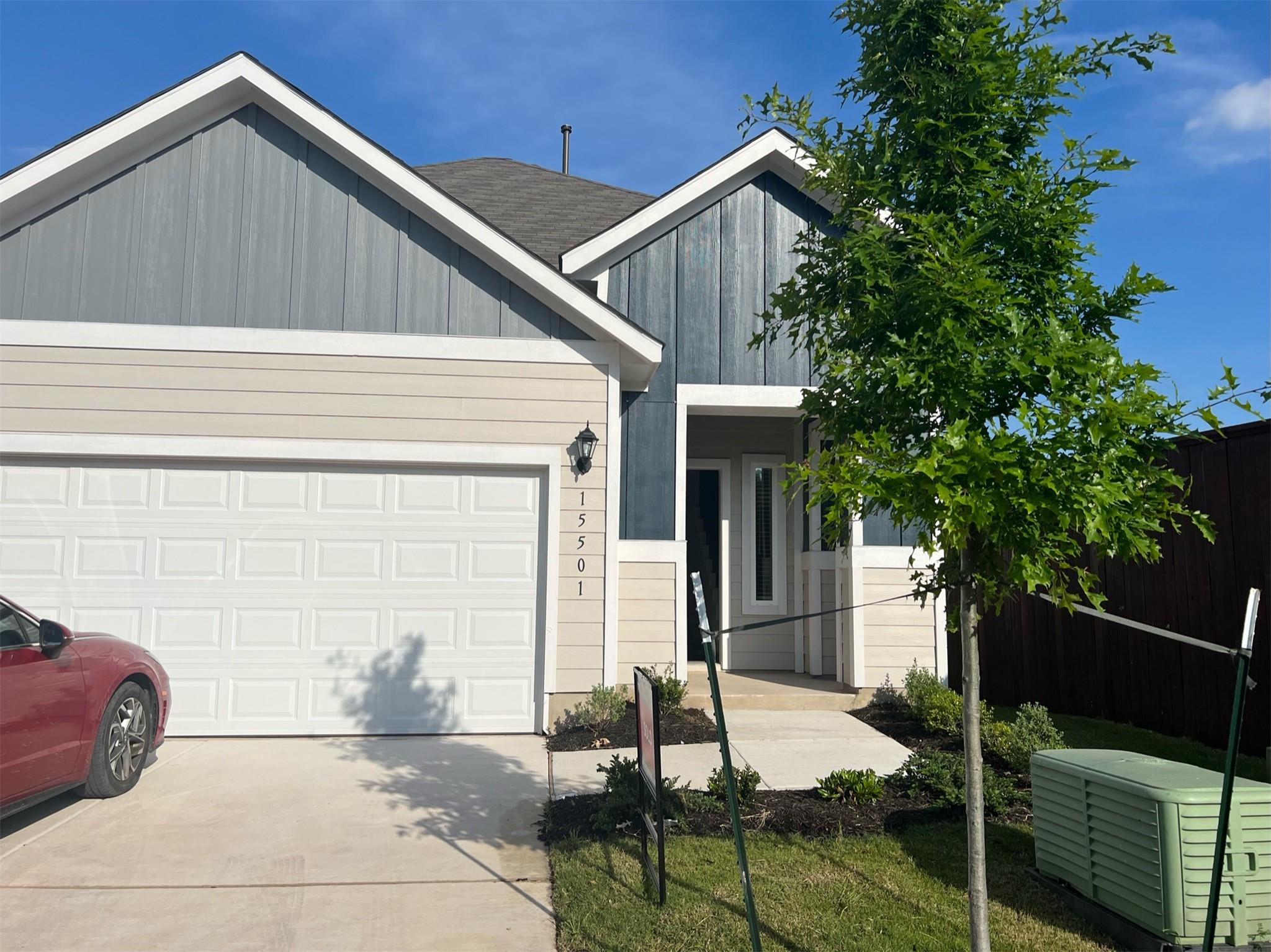 15501 Ellinger DR