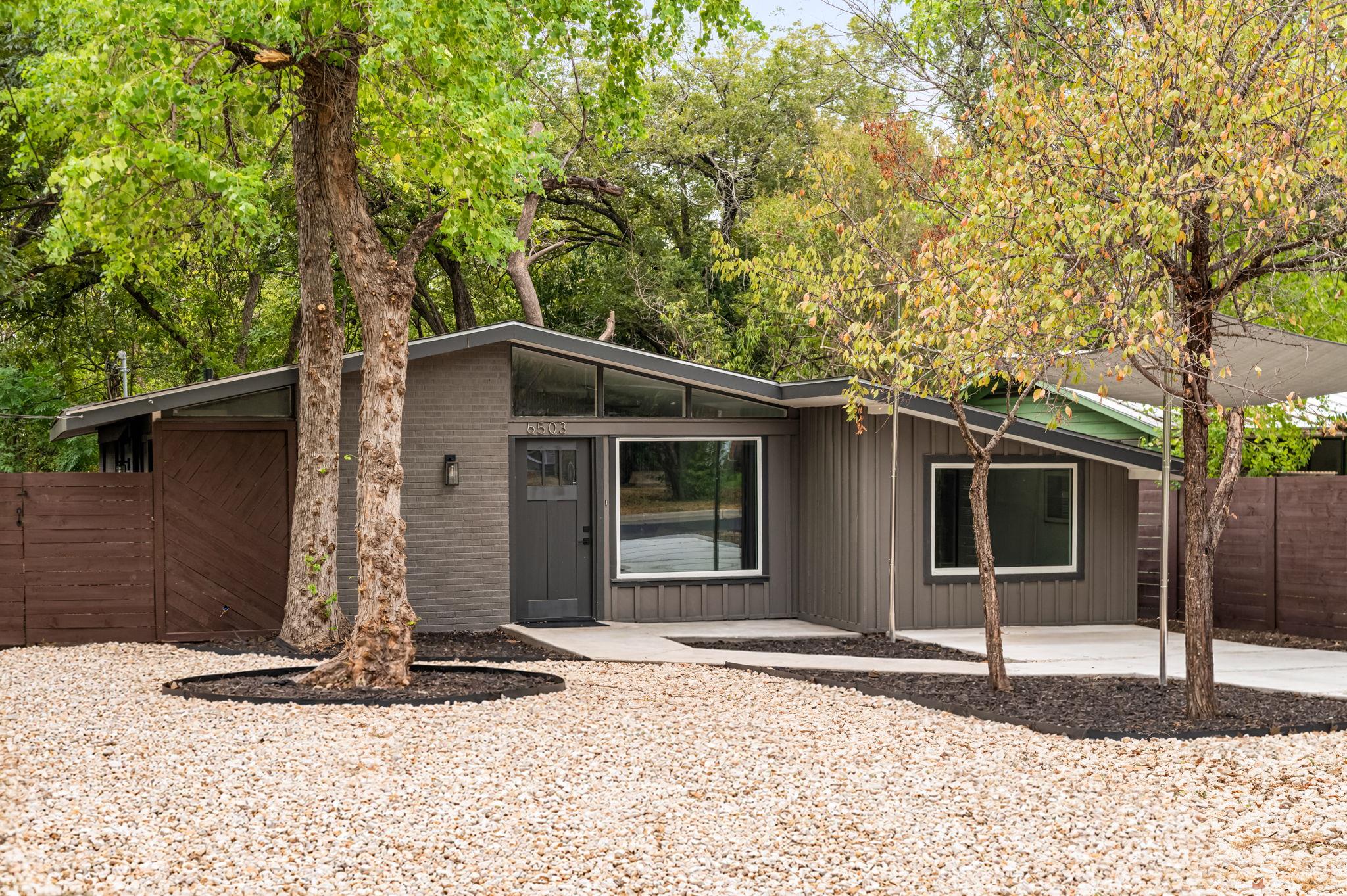 6503 Linda LN