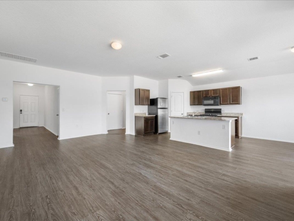 15116 Custis LN