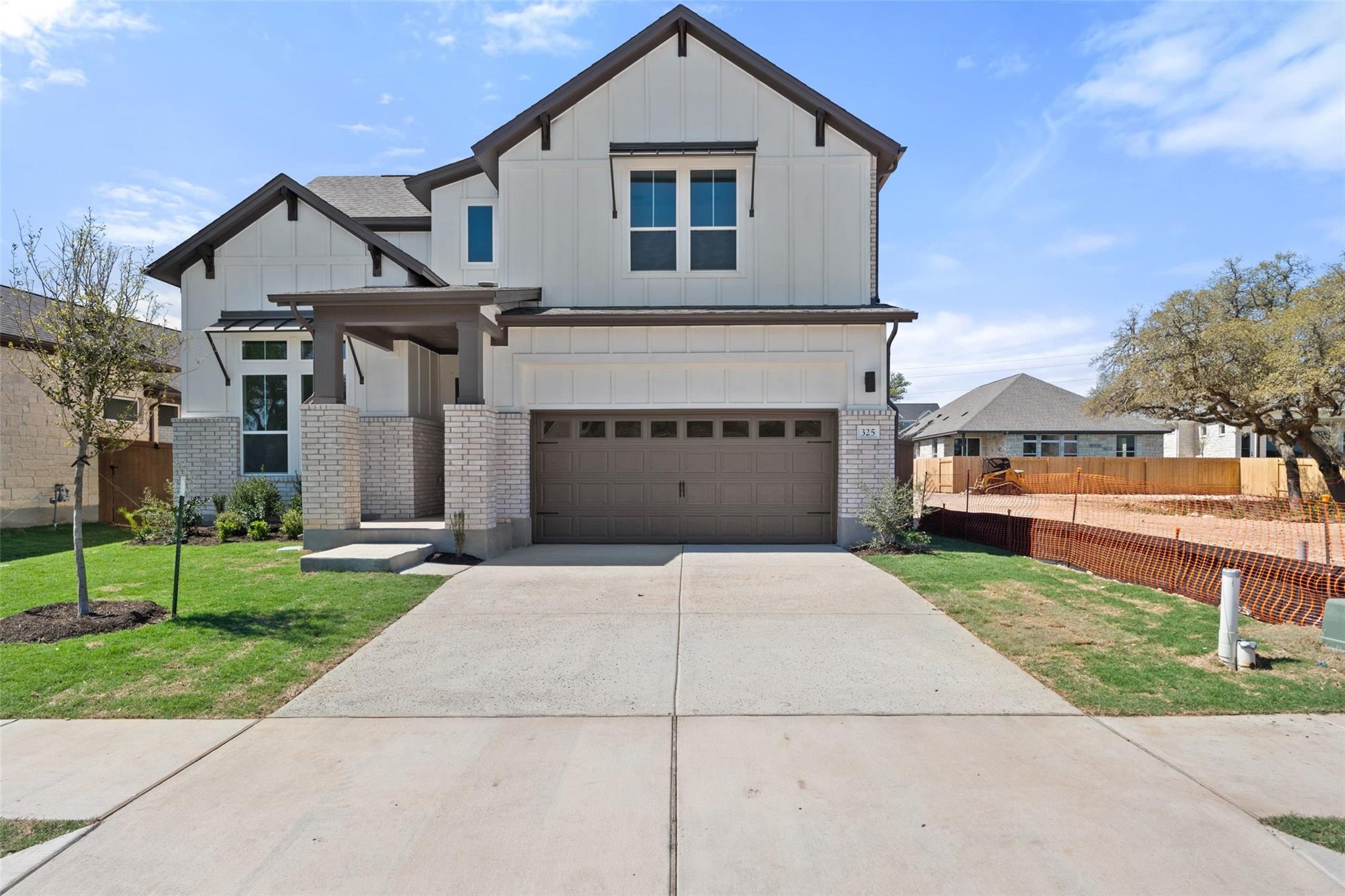 325 San Saba DR