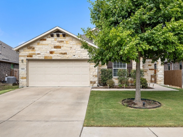 8042 Arezzo DR