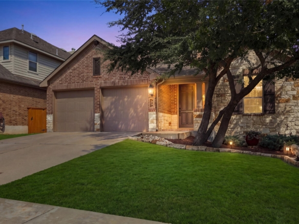 320 Fort Cobb WAY