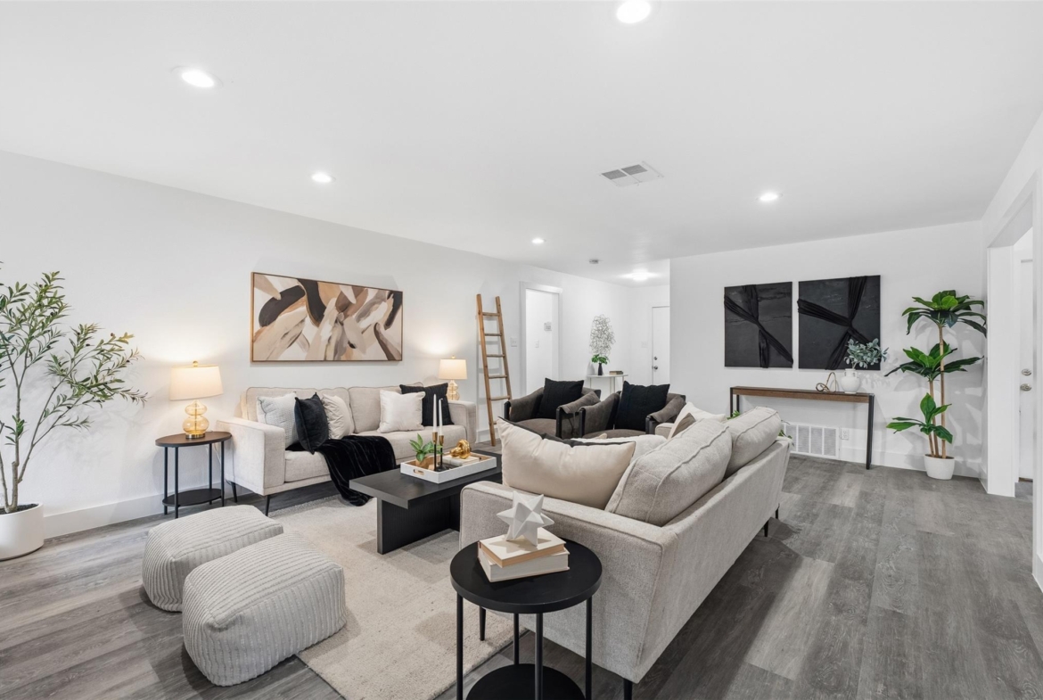 10205 Willfield DR