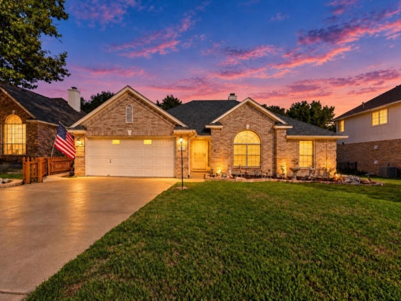 1113 Sugarberry DR