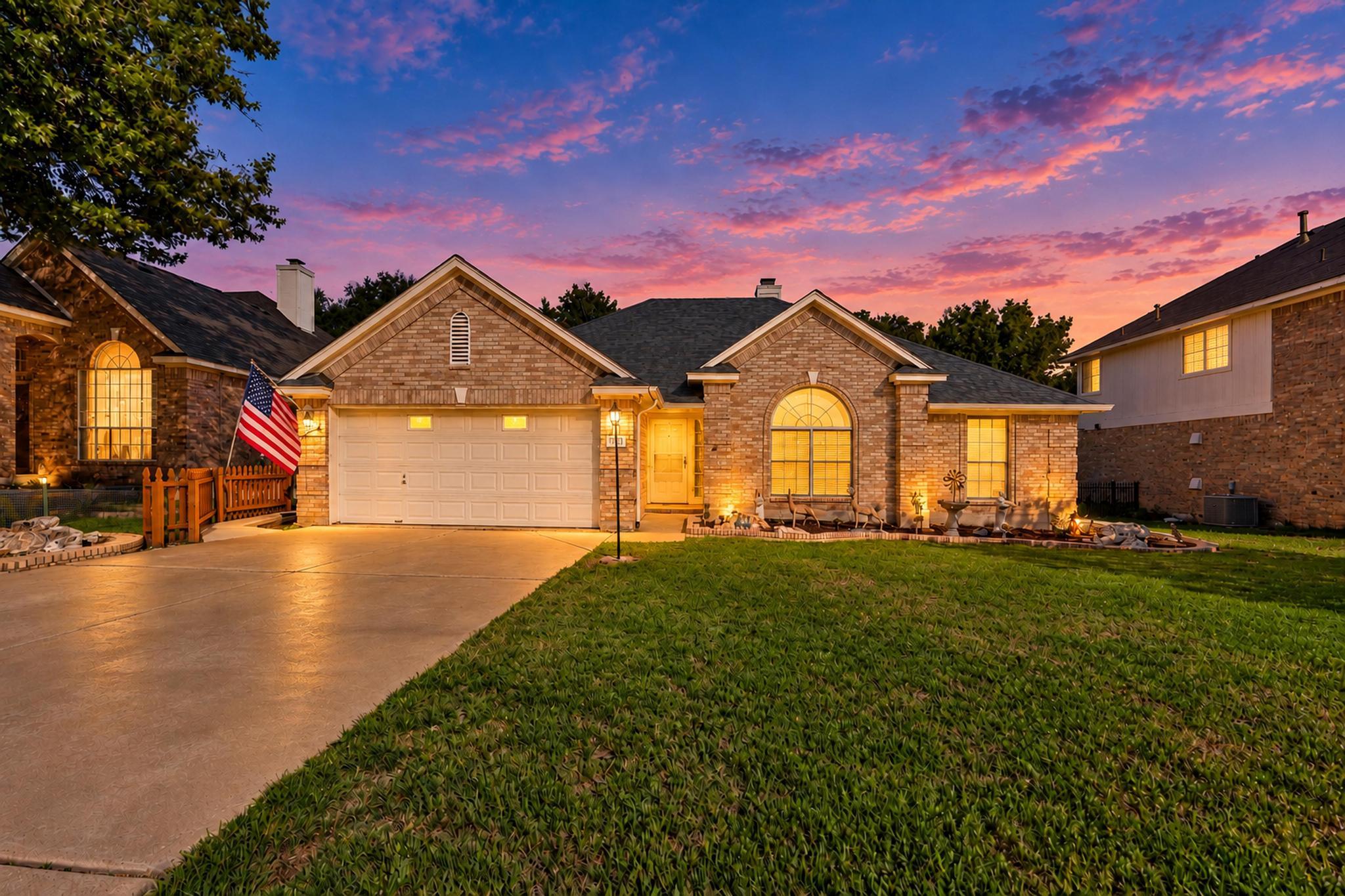 1113 Sugarberry DR