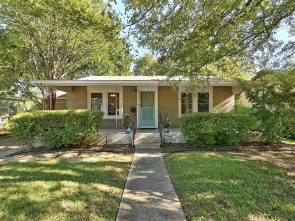 1216 Alegria RD