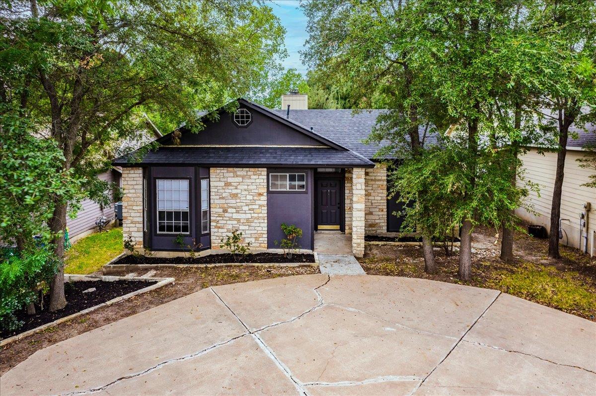 2109 Cervin BLVD