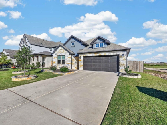 20401 Dustin LN