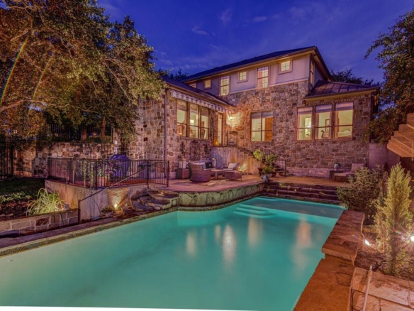 303 ROLLING GREEN DR